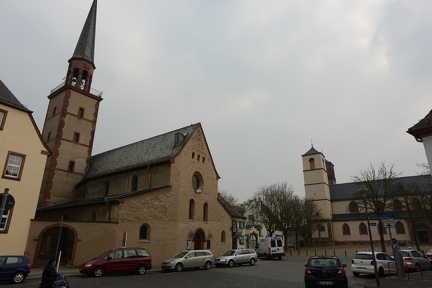 Magnuskirche  left  and Andrew Cloister  right 